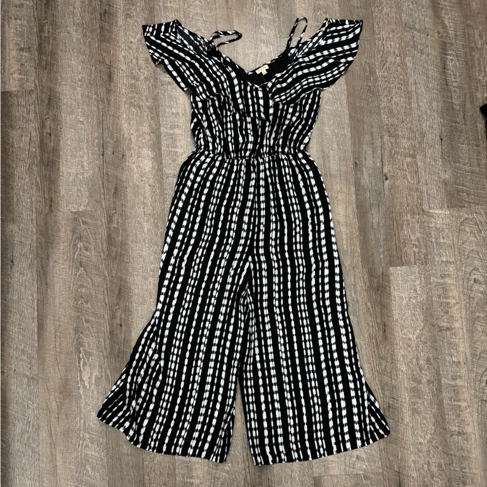 Cold Shoulder Cropped Wide Leg Black & White Jumpsuit Sz L